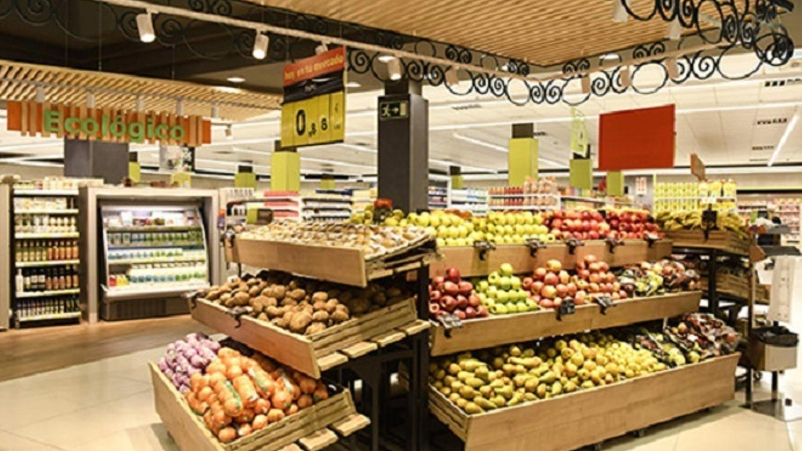 HiperDino invierte 2,5 millones en la reforma de su súper del CC Deiland (Lanzarote)