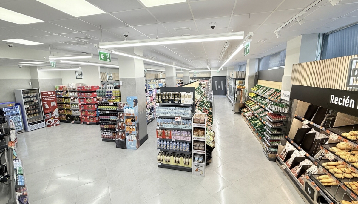 Interior de la nueva tienda Dia en Benidorm.
