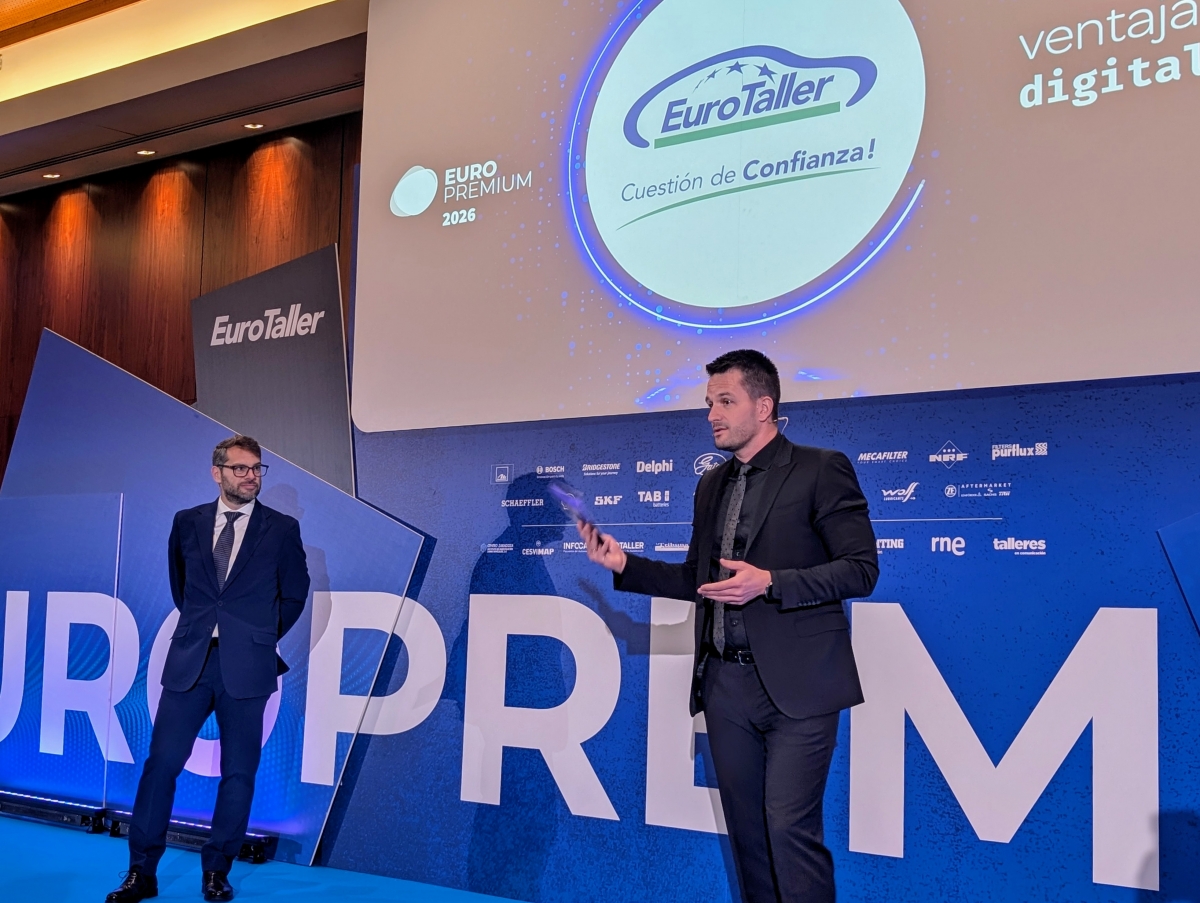 Álvaro León y Radek Kolasa, durante su intervención en la Gala de los Europremium 2026 de EuroTaller