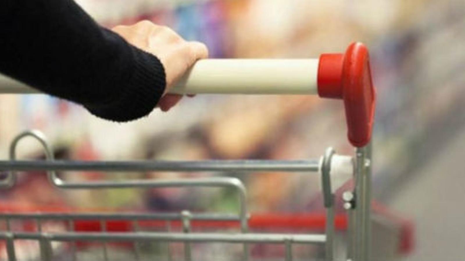 Una cajera estafa 43.000 euros en un súper de Cenes (Granada)