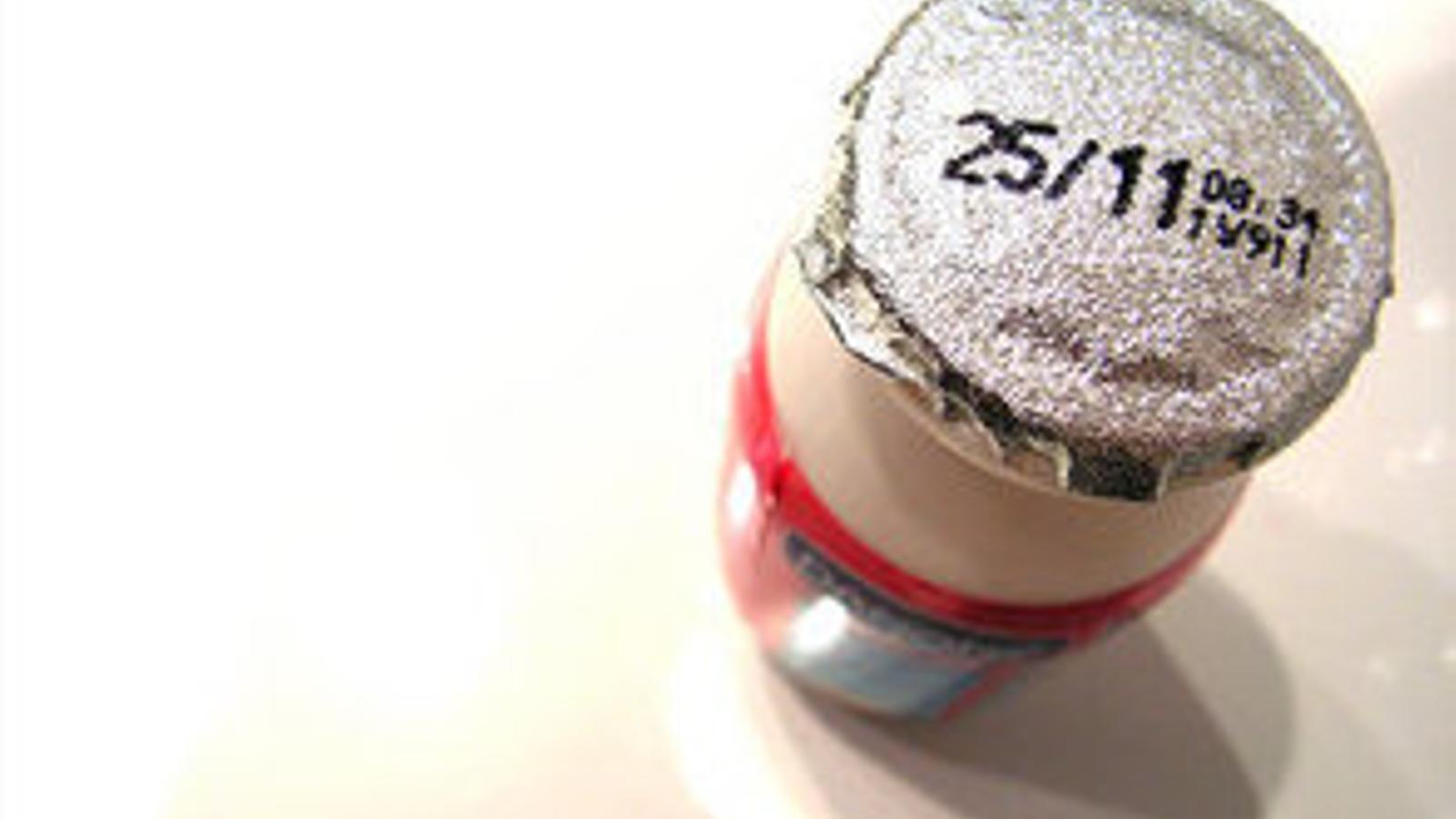 Seis de cada diez consumidores tiran los productos caducados - 