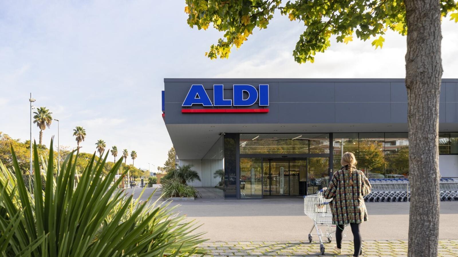 Aldi instala paneles solares e iluminación led en sus supermercados