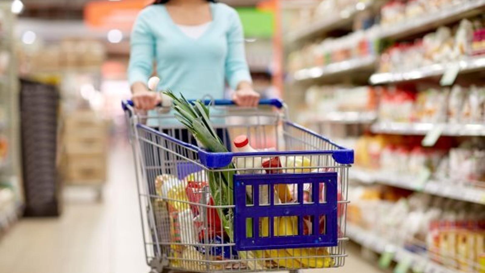 Los consumidores españoles consolidan su confianza en el retorno a la normalidad - Archivo