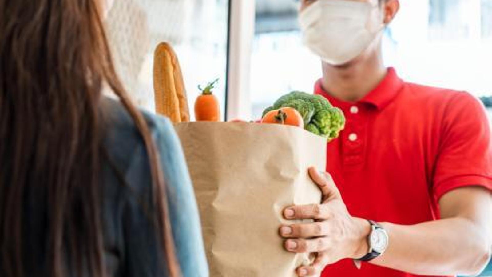 Estos son los costes del servicio a domicilio de las principales cadenas de supermercados - Archivo