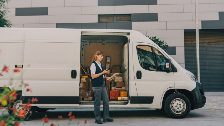 Tacógrafo para el transporte ligero por Europa y nuevos peajes: cinco consejos para cumplir la normativa