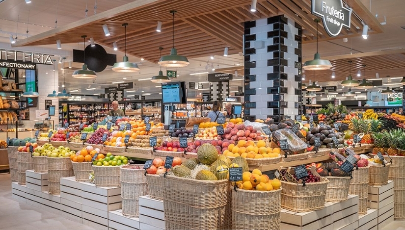 El Corte Inglés abre en Torremolinos (Málaga) una tienda que integra supermercado y moda