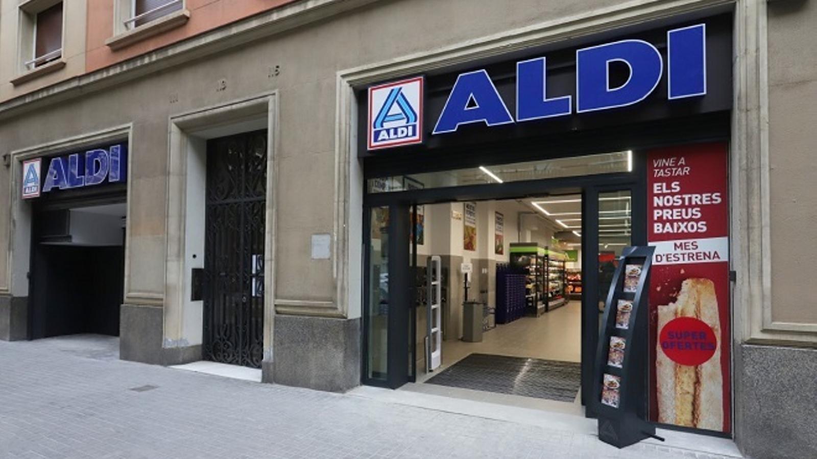 Fachada del nuevo Aldi de la calle Sepúlveda en Barcelona - Aldi
