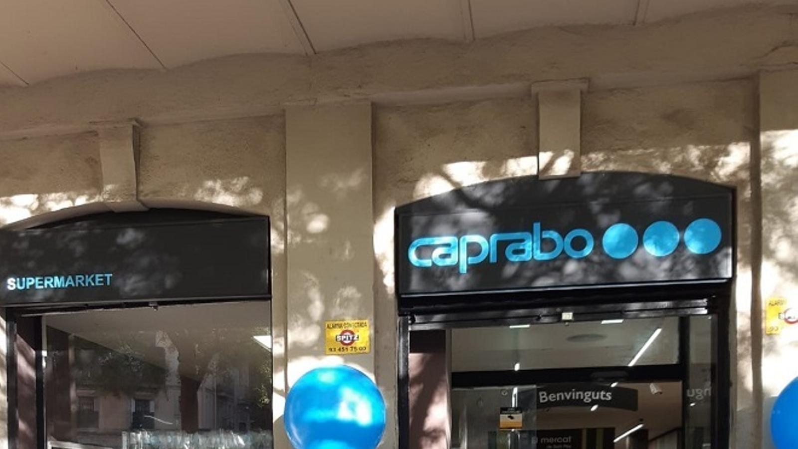 Fachada del nuevo Caprabo de la calle Sant Pau en Barcelona - Caprabo