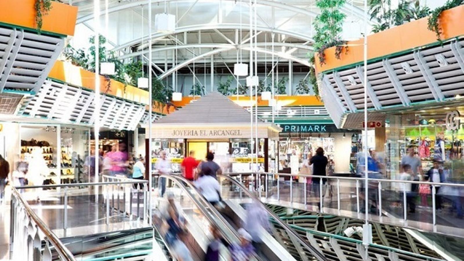 La afluencia a los centros comerciales ascendió el 6,8%