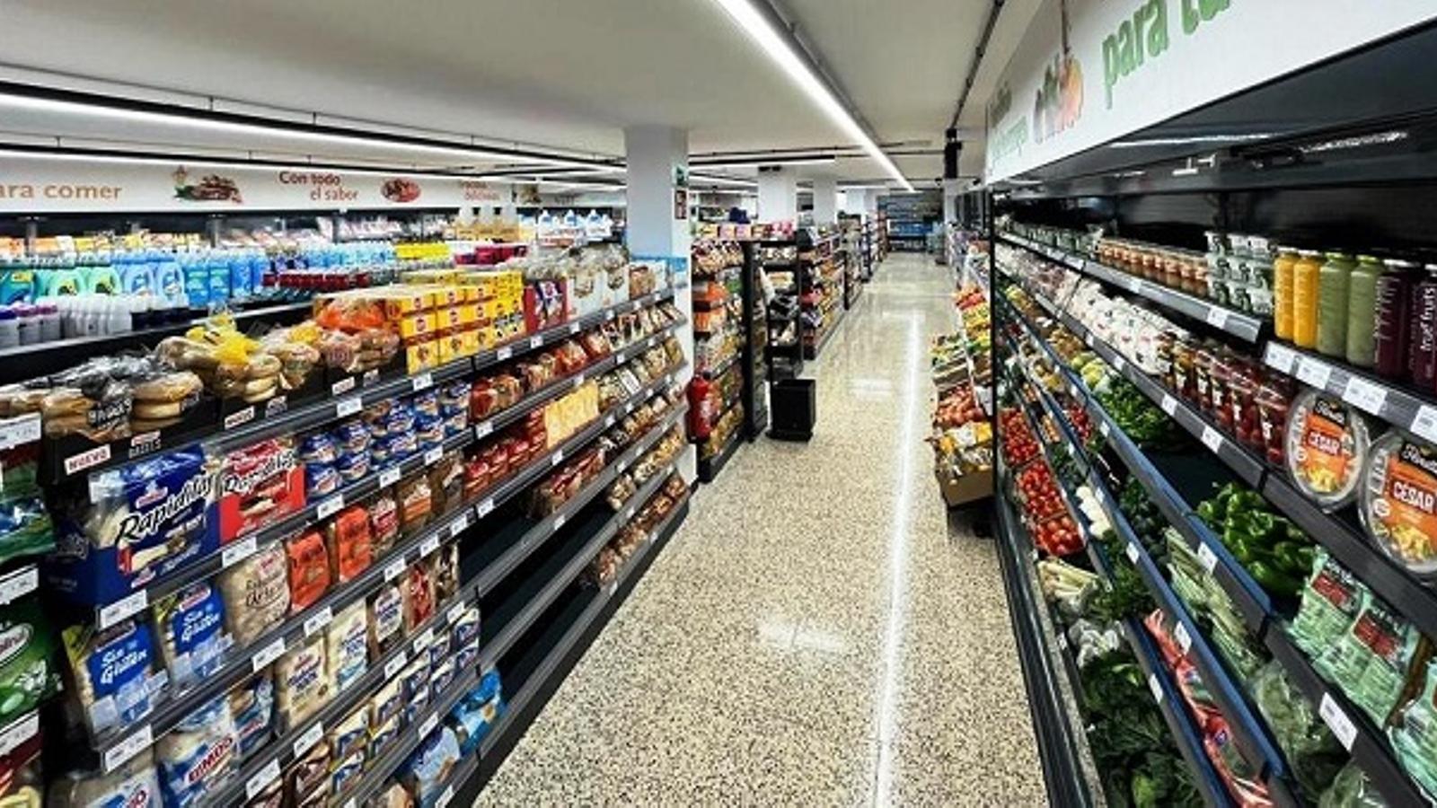 Interior de un nuevo supermercado Suma - Transgourmet
