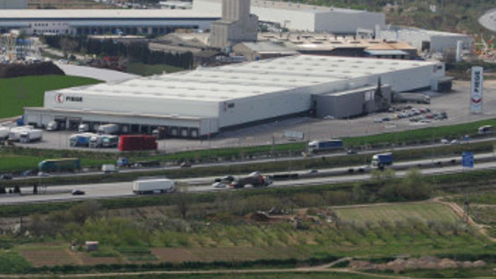 La plataforma barcelonesa de Fiege apuesta por la logística de consumo