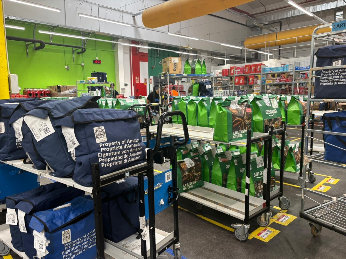 Instalaciones de Amazon Fresh en Coslada (Madrid).