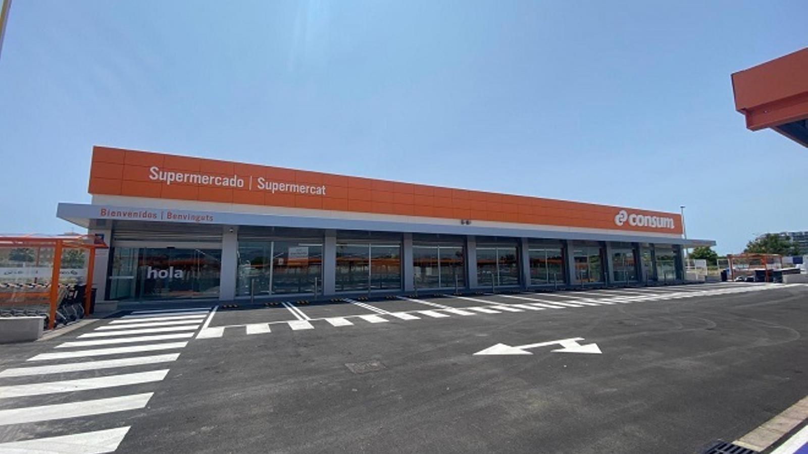 Fachada del nuevo Consum de Moncofa (Castellón) - Consum