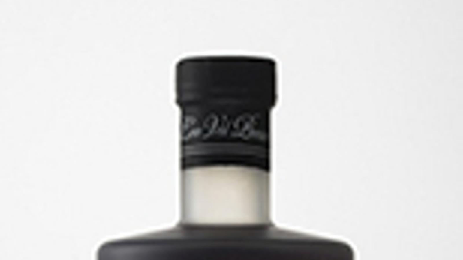Botella donde se comercializa el licor. - 
