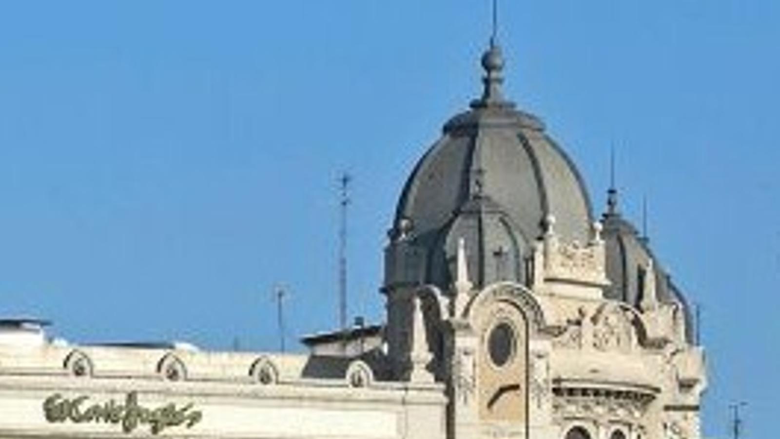 Fachada del edificio de Barcelona. - 