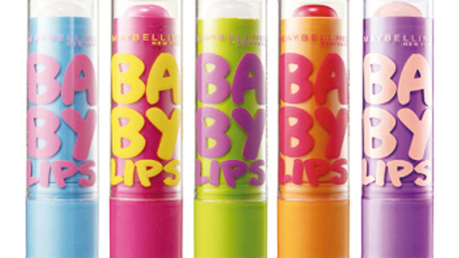 Maybelline introduce una gama de bálsamos labiales