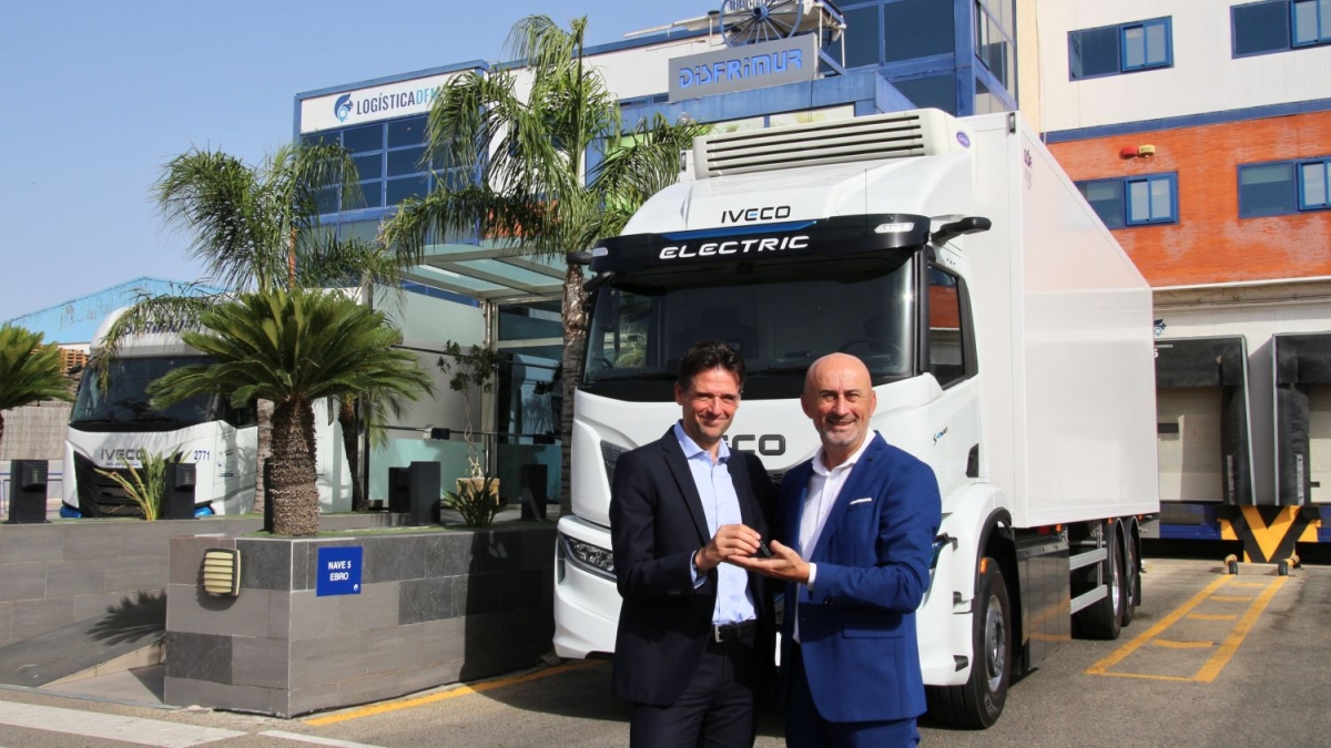Disfrimur incorpora el primer camión eléctrico Iveco S-eWay Rígido entregado en España