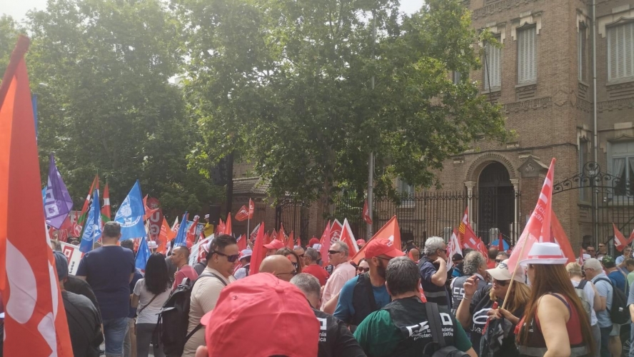 Los sindicatos y la patronal inician el camino a la jubilación anticipada de los conductores profesionales