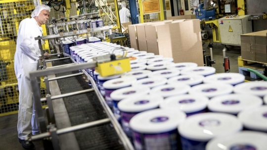 Danone invierte 500 millones de euros al año en innovación para contrarrestar el avance de la marca blanca