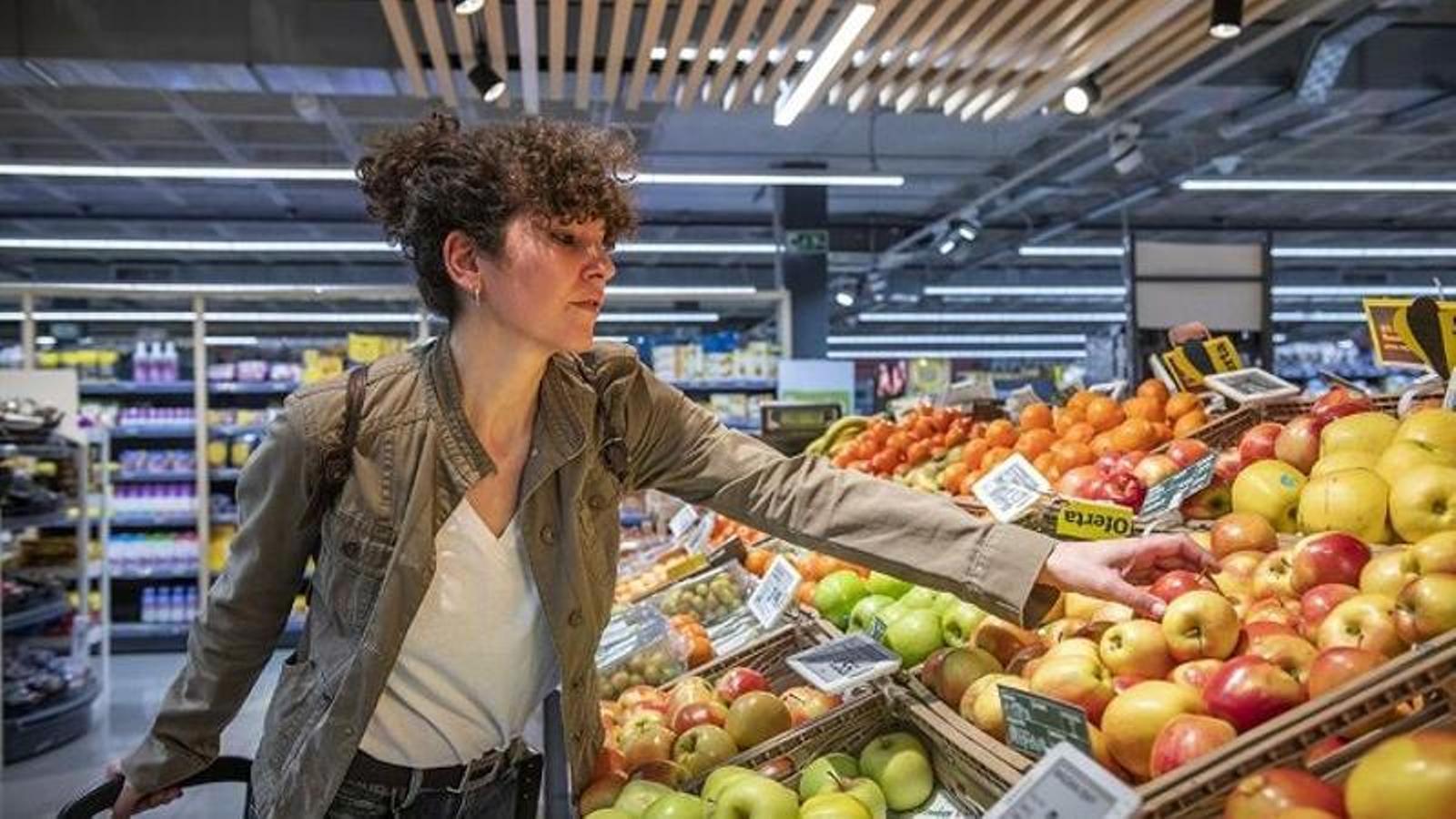 El comercio minorista creció el 4,2% en España durante 2024, superando la media europea, según NIQ