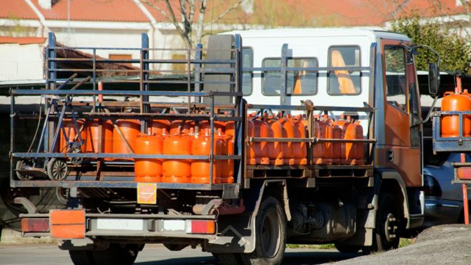 Los repartidores de butano denuncian que el encarecimiento del transporte estrangula su actividad