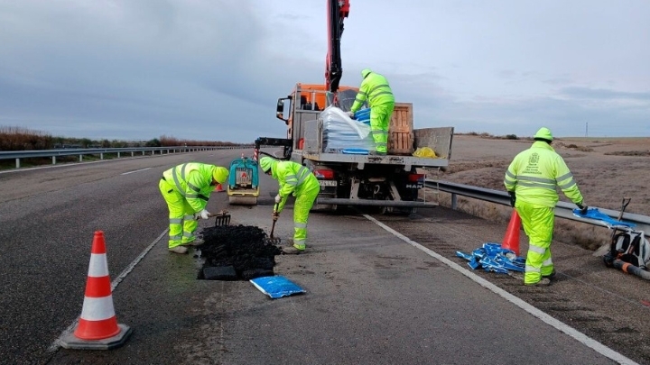 Transportes empieza a movilizar los mil millones de euros en conservación de carreteras que aprobó hace un mes