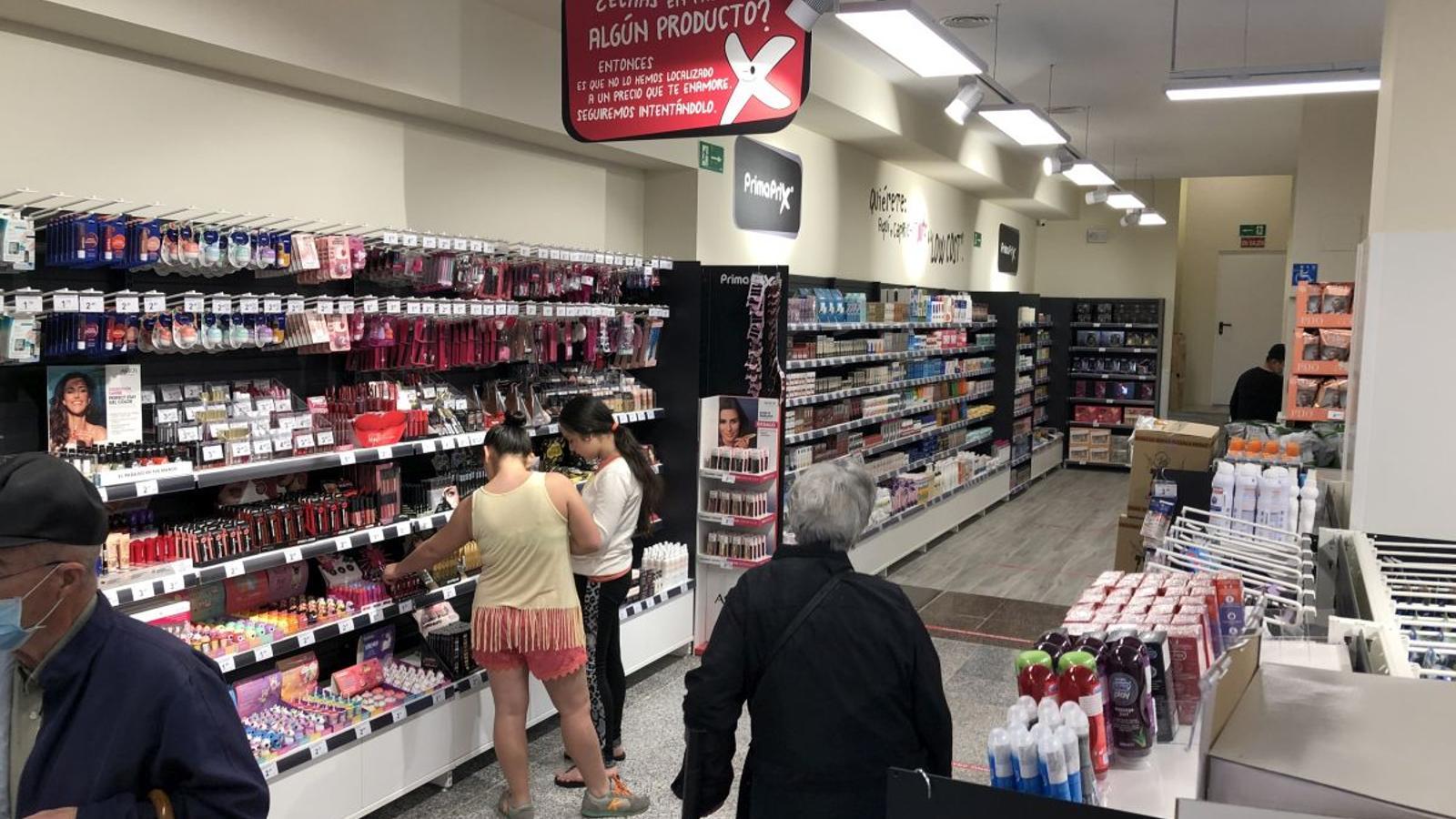 Llegan los 'category killers' del supermercado: Action, Primaprix, Normal y Sqrups! revolucionan la forma de comprar grandes marcas