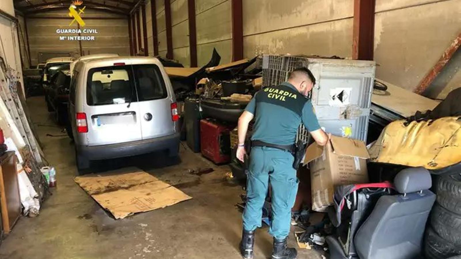 Uno de cada seis talleres en Castellón sigue siendo ilegal pese a caer un 5% en tres años