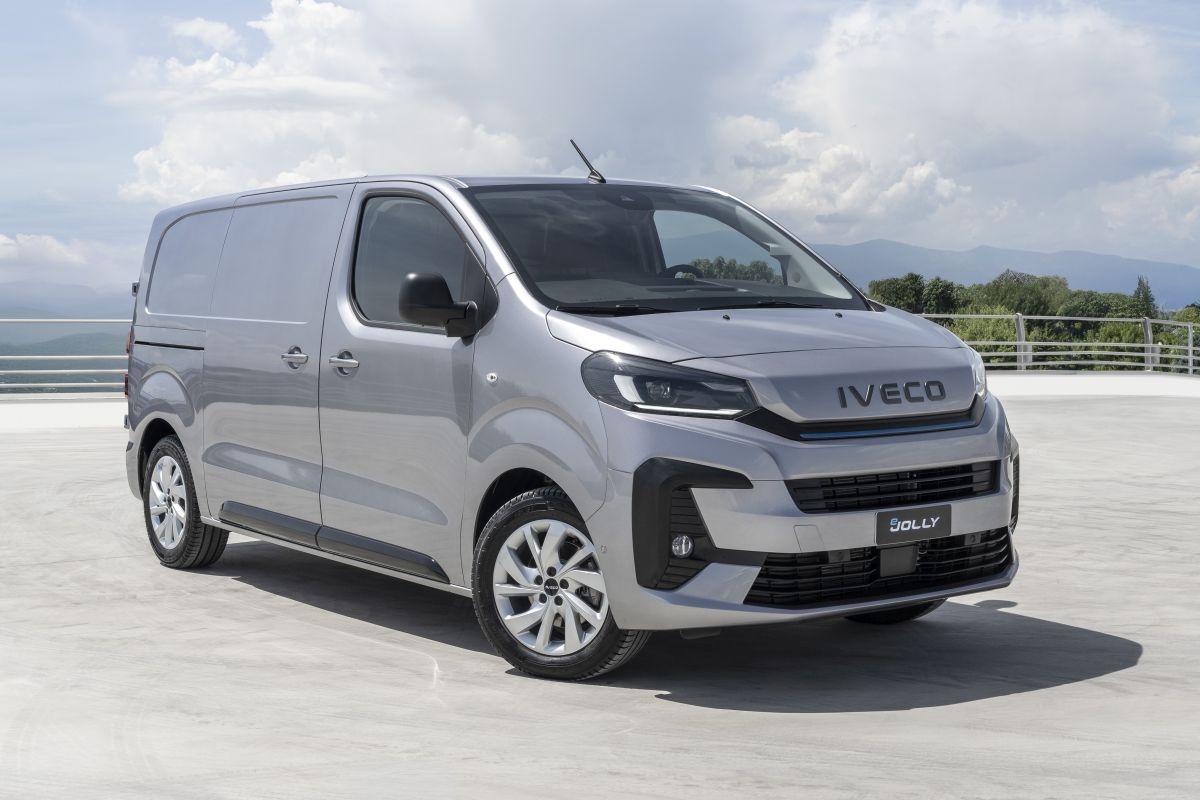 El Iveco eJolly ofrece una capacidad de carga de hasta 1.175 kg con una altura de carrocería inferior a 1,9 m.