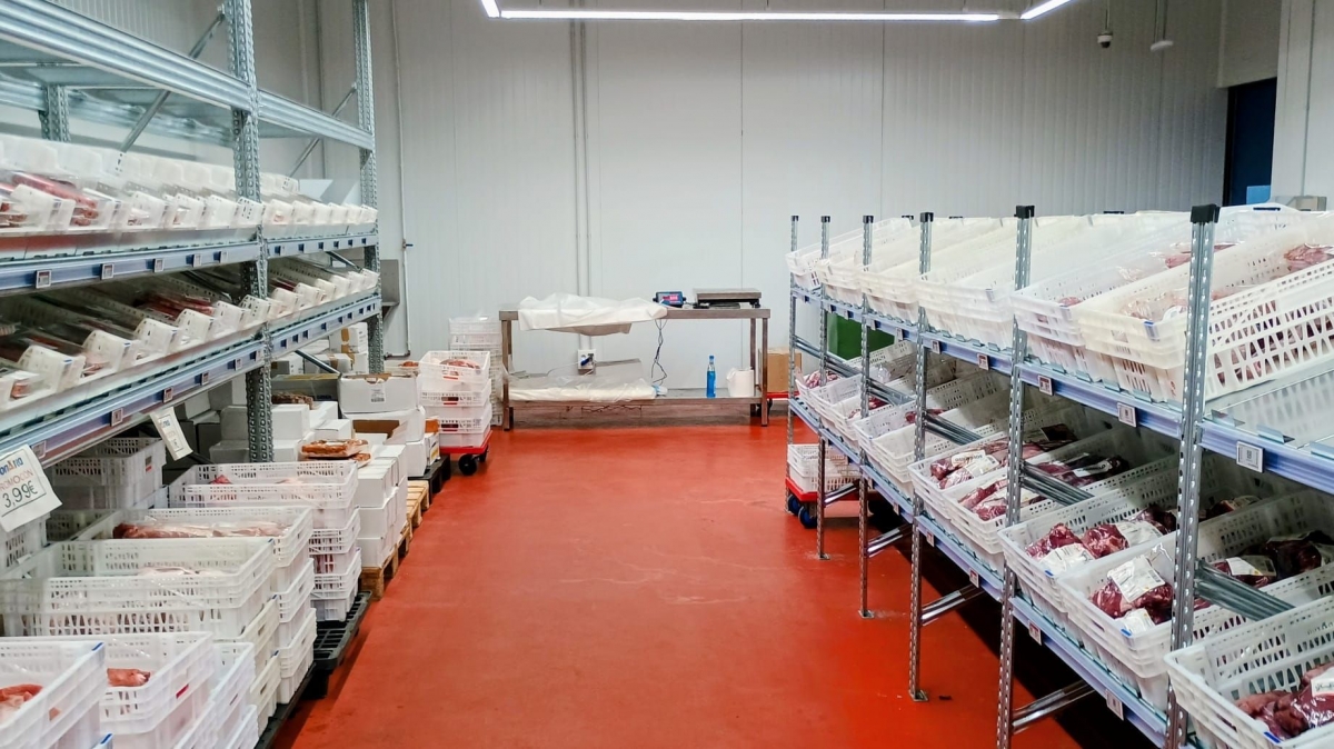 Sección de congelados en el cash&carry de BonÀrea en Leganés.