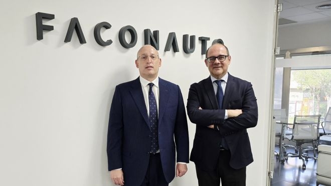 La presentación del estudio de distribución oficial sirvió para hacer oficial el acuerdo entre Faconauto (José Ignacio Moya) y SBS (Tiago Bastos).