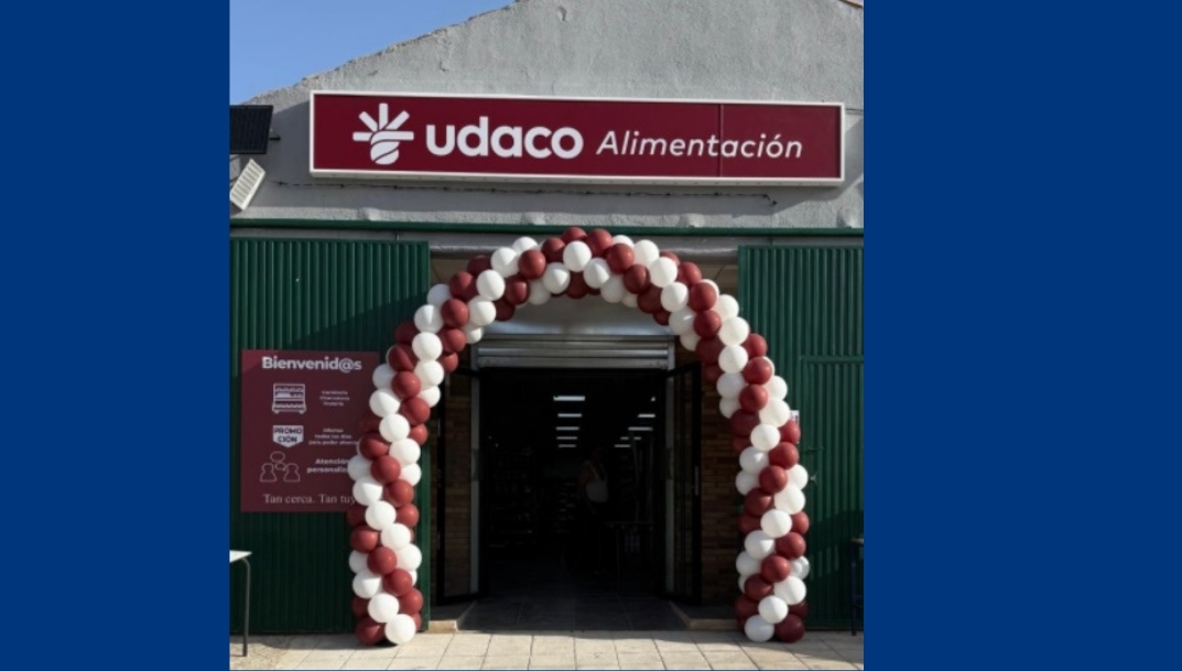 Entrada al nuevo Udaco Alimentación en Bernuy de Porreros (Segovia).