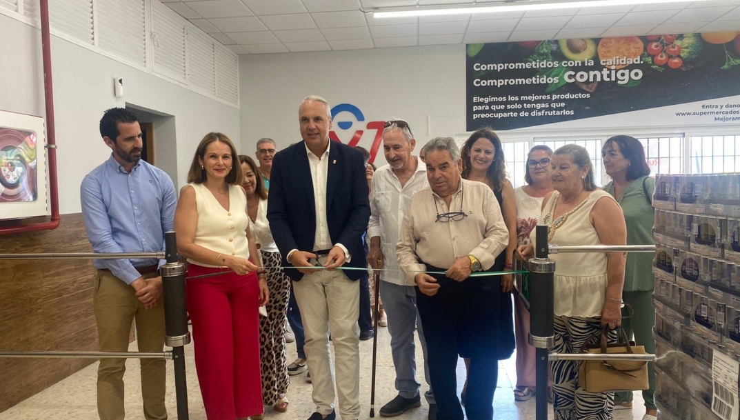 Inauguración de Cash Ahorro de Campamento, San Roque (Cádiz).