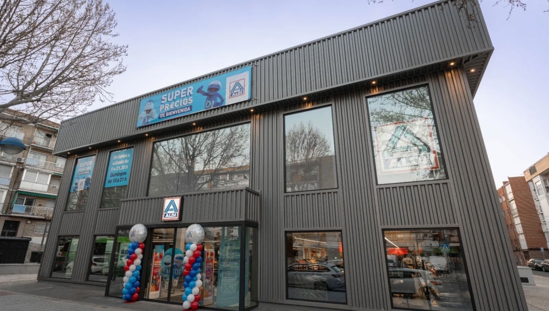 Fachada de un supermercado Aldi en Leganés (Madrid). - 