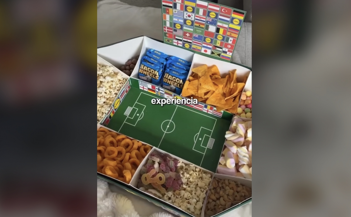 Lidl convierte un expositor de cartón en un reclamo para vender más snacks durante el Mundial